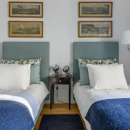 Plum Guide - The Elemental Apartment Lisbon
